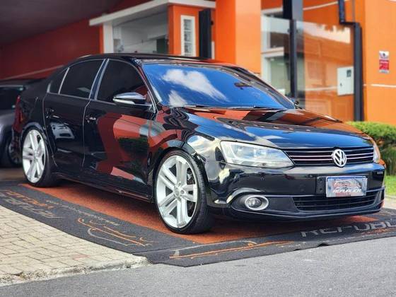 VOLKSWAGEN JETTA 2.0 COMFORTLINE FLEX 4P MANUAL